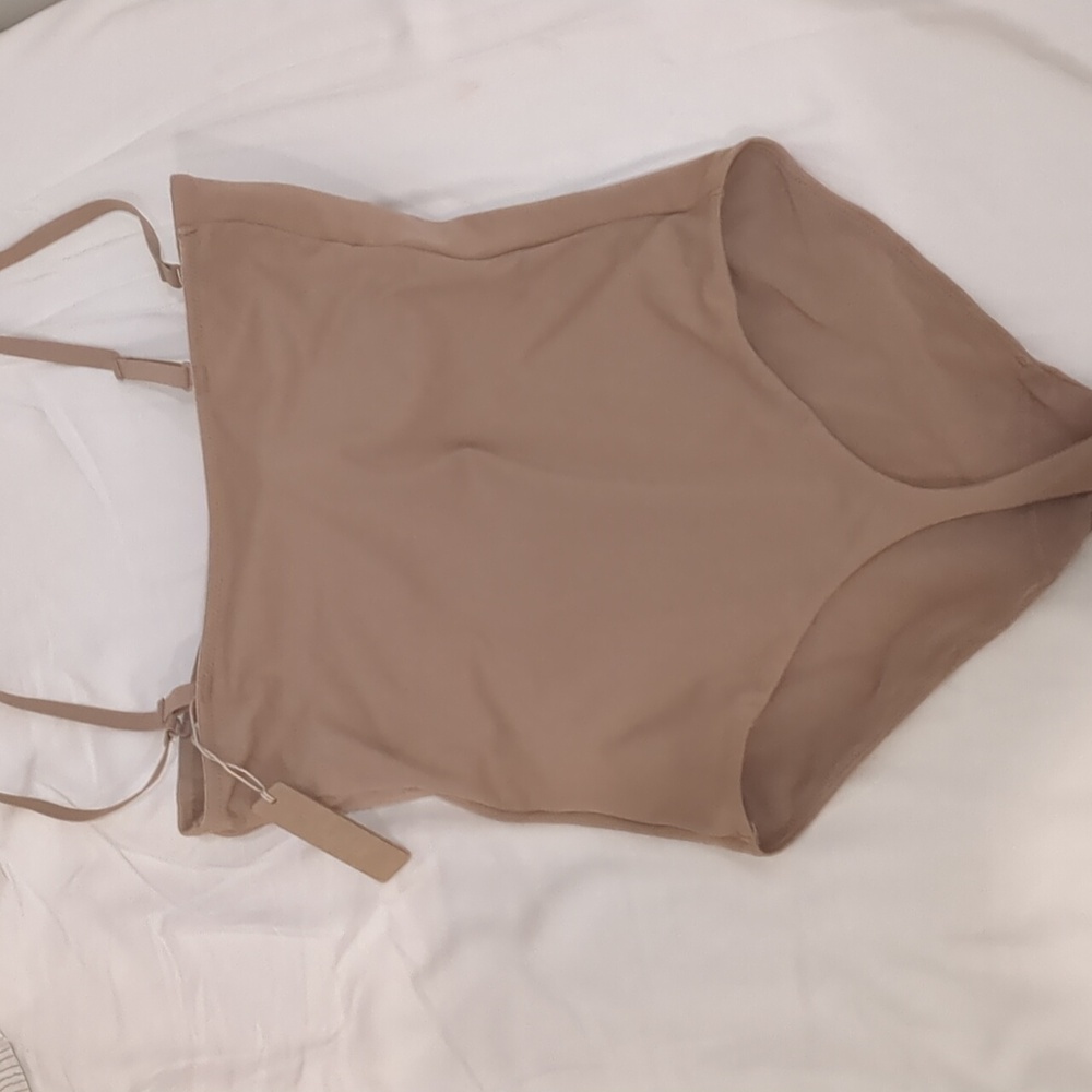 Skims body under wire thong bodysuit sienna - Picture 7 of 7